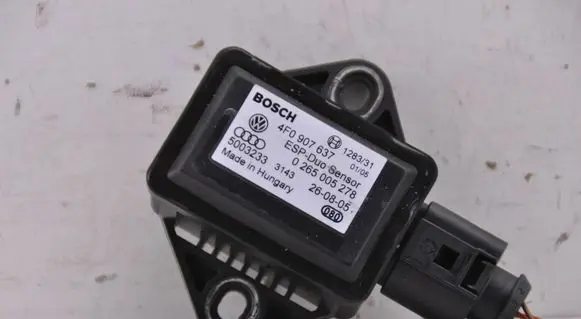 Audi A6 S6 C6 4F ESP acceleration yaw rate sensor 4F0907637