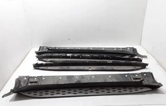 Mercedes-Benz EQC Sill