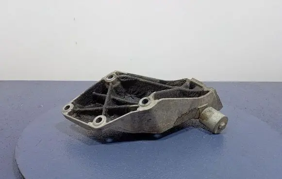 BMW X5 E53 Engine mount vacuum valve 6861555
