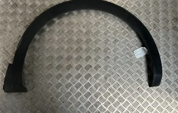 Peugeot 5008 II Front arch trim 9825288877