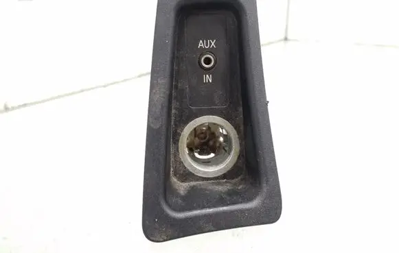 BMW 1 E81 E87 AUX in-socket connector 6930561 9110410