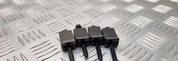 Audi A4 S4 B5 8D Fuel Injector clamp holder 