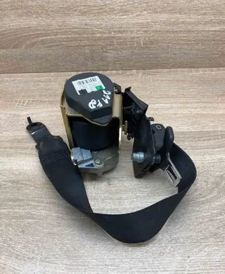 Mercedes-Benz E W211 Front seatbelt 561014601