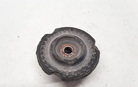 Volkswagen Touareg I Coil spring mount 7L0412327