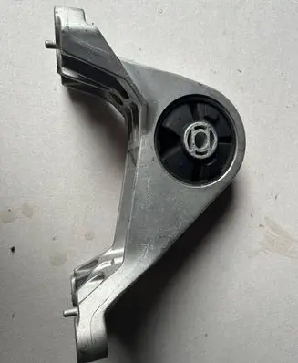 Nissan Ariya Engine mounting bracket