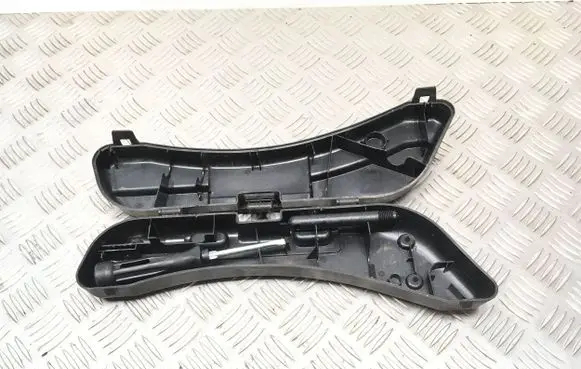 Audi A4 S4 B6 8E 8H Tool box 8E0012111A