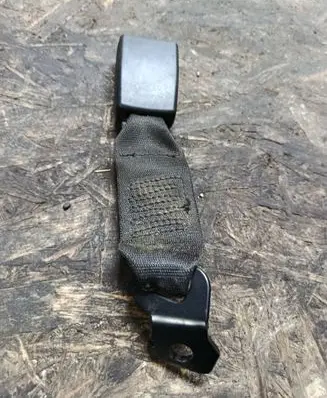BMW 5 E60 E61 Rear seatbelt buckle 9133665 B33608 33027193