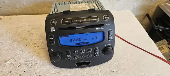 Radio/CD/DVD/GPS head unit