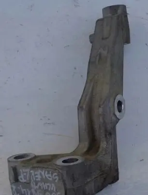 Peugeot 308 Engine mount bracket 4456011