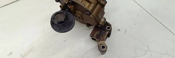 Volkswagen Golf V Oil pump 03C115105H 13670101