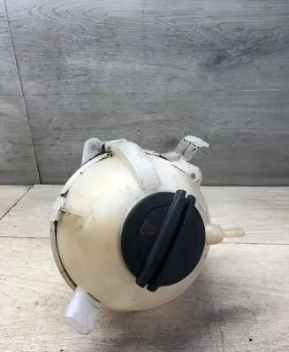 Audi A3 S3 8V Coolant expansion tank/reservoir 1K0121407A