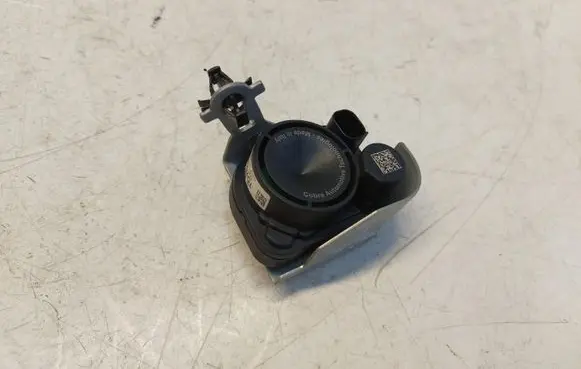 Toyota Prius (XW50) Alarm system siren 89040-47040