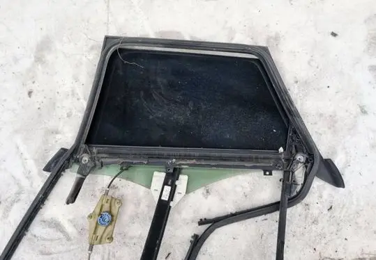 Audi A6 S6 C6 4F Rear door window/glass frame 
