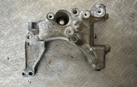 Peugeot 3008 II Generator/alternator bracket 9808696680