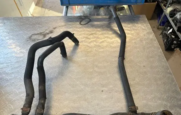 Renault Trafic II (X83) Engine coolant pipe/hose