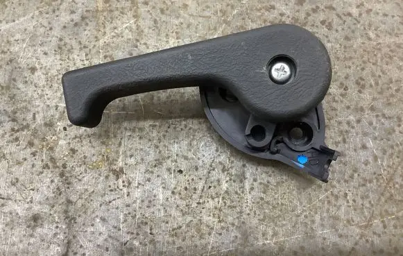 KIA Ceed Engine bonnet (hood) release handle 