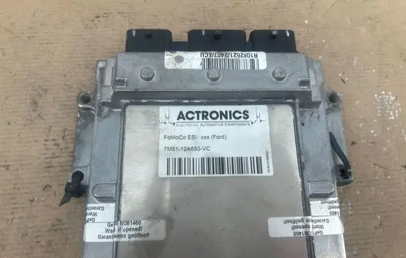 Ford C-MAX I Engine control unit/module 7M5112A650VC