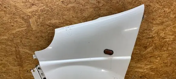 Opel Vivaro Fender