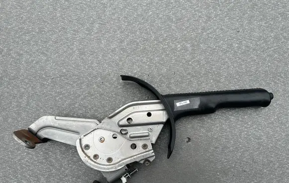 Nissan Patrol Y61 Handbrake/parking brake lever assembly 36010VC810