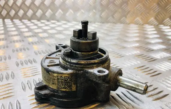 Mercedes-Benz C W204 Vacuum pump A1231052