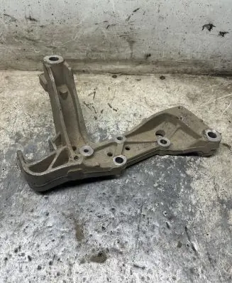 Seat Toledo III (5P) Engine mounting bracket