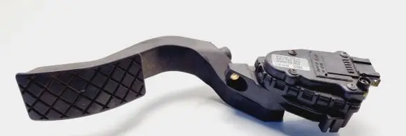 Audi A4 S4 B5 8D Accelerator throttle pedal 8D1721523 6PV00777007