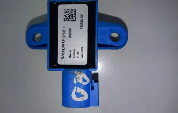 Volvo XC60 Airbag deployment crash/impact sensor 30798511 100909C 973580101