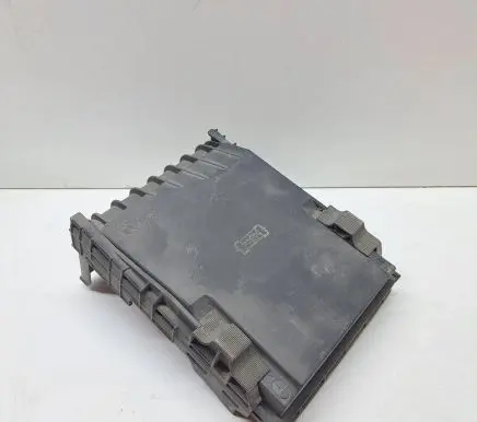 Volkswagen Caddy Fuse box cover 1K0937132F 1K0937132G 014189871