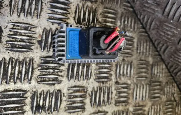 Opel Zafira A Glow plug pre-heat relay 55353011 51299014