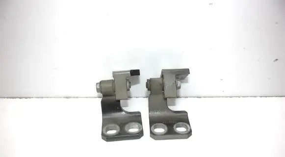 Jeep Renegade Front door upper hinge A048903