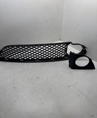 BMW 3 E90 E91 Front bumper lower grill 22944911 7152791 7154550