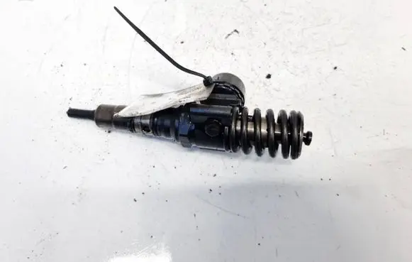 Volkswagen Golf V Fuel injector 03G130073G