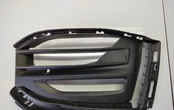 Front bumper lower grill