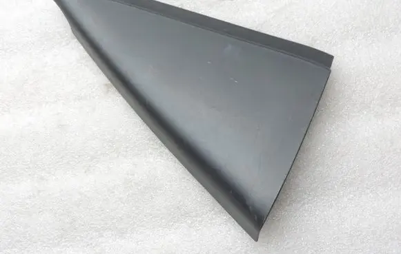Toyota Yaris Rear door glass trim molding 676730D030C0