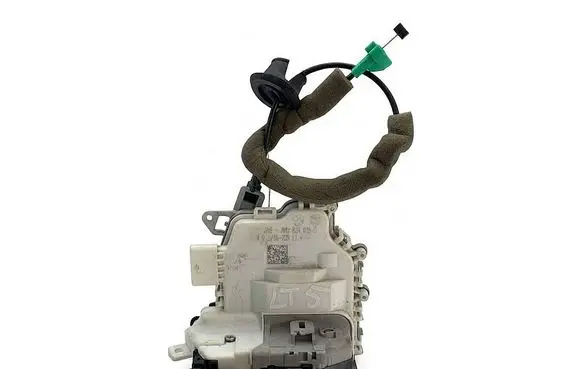 Audi Q3 8U Rear door lock 8K0839015G