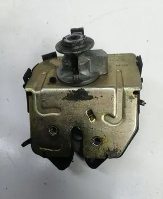 Ford Focus Tailgate/trunk/boot lock/catch/latch XS4143102