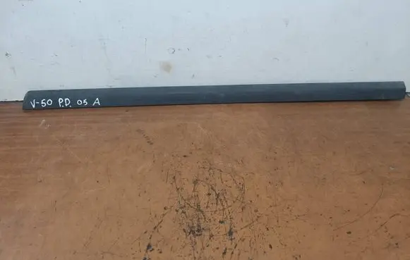 Volvo V50 Front door trim (molding) 30661448