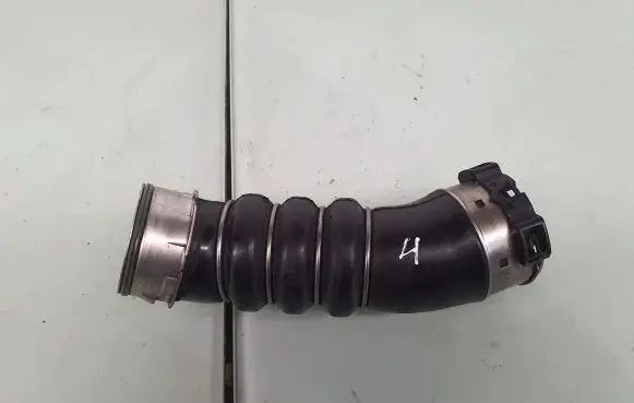 BMW 1 E81 E87 Intercooler hose/pipe 7797480 11617797480