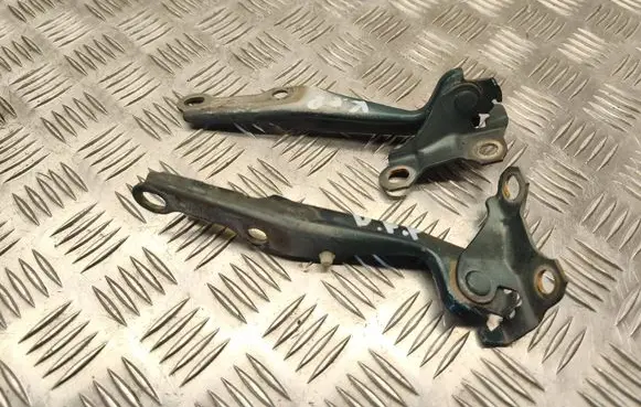 Toyota Yaris Engine bonnet/hood hinges 
