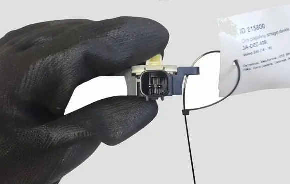 Volvo S60 Airbag deployment crash/impact sensor 31471578