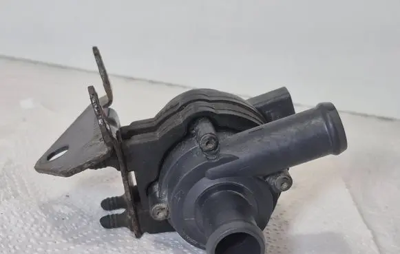 Audi Q7 4L Electric auxiliary coolant/water pump 7L6121079L