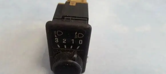 Nissan Primera Headlight level height control switch