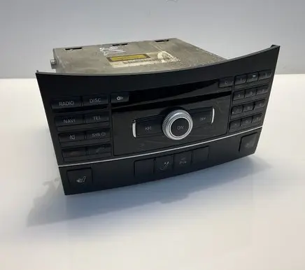 Mercedes-Benz E W212 Radio/CD/DVD/GPS head unit A2129007005 2129007005