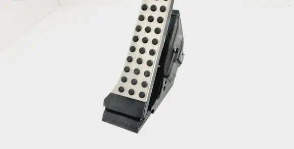 Mercedes-Benz GLC X253 C253 Accelerator throttle pedal A2533000104