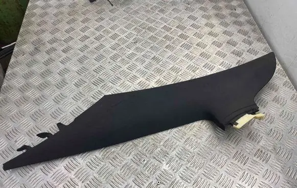 (B) pillar trim (top)