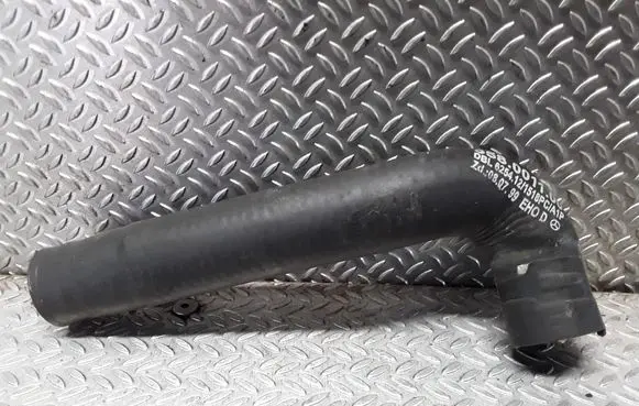 Mercedes-Benz C W203 Engine coolant pipe/hose 558001100