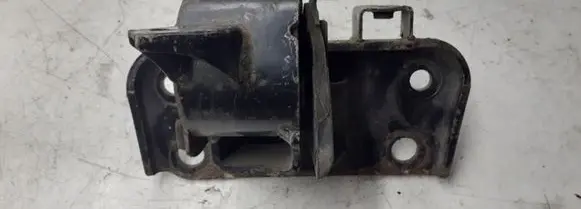 Toyota Auris 150 Engine mount bracket
