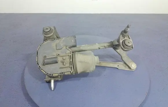 Seat Toledo III (5P) Front wiper linkage and motor 5P0955024C
