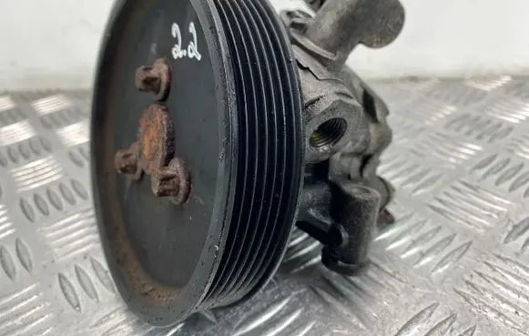 Mercedes-Benz E W211 Power steering pump 0044661301