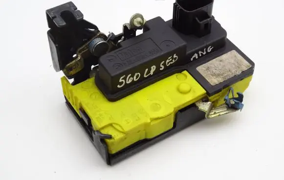 Volvo S60 Front door lock 8650545